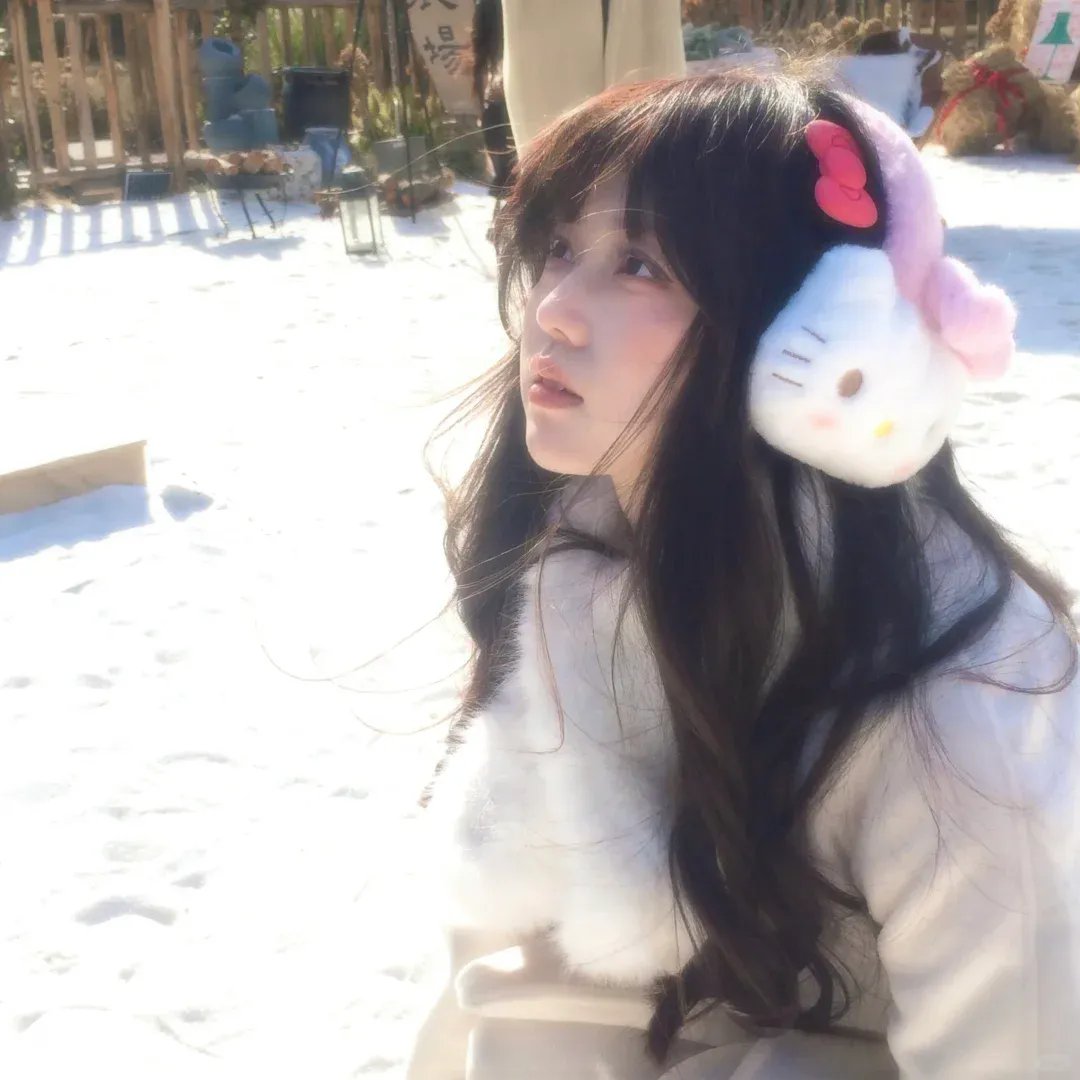 蜀琴欲奏鸳鸯弦&雪覆旧庭深